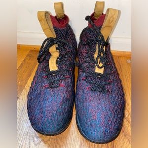 Size 11 Men’s Lebron 15’s ‘New Heights’